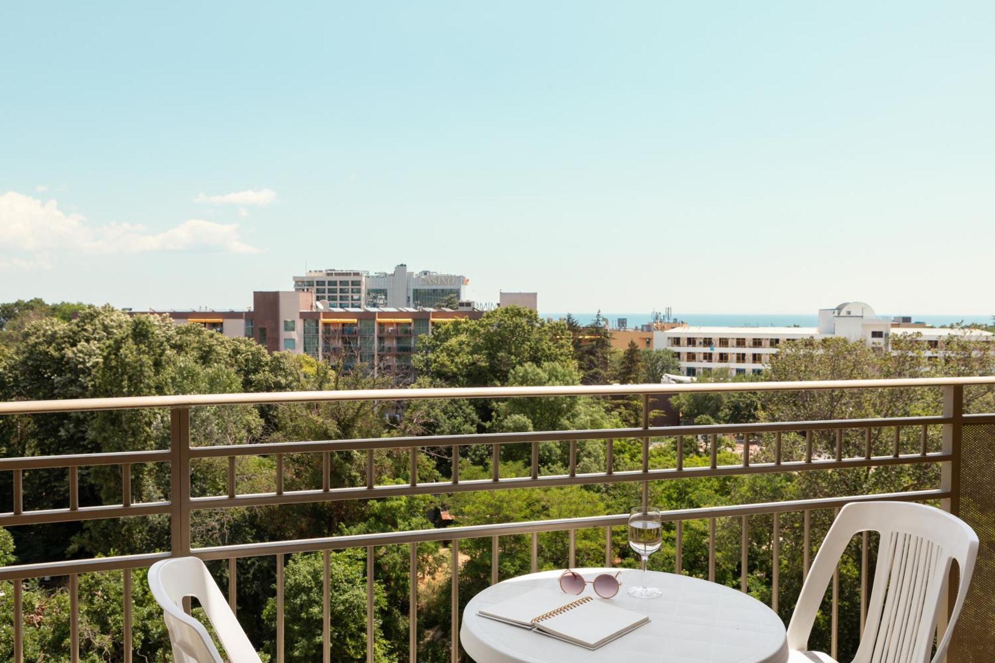 Kristal Hotel Golden Sands Exteriör bild